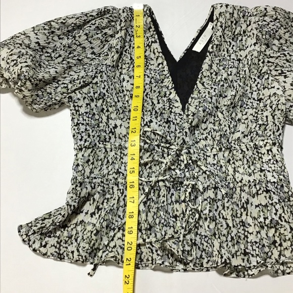 Astr Alexis Black Multi Floral  Puff Sleeve Blouse - Picture 11 of 13